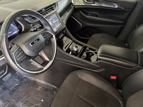 Used 2022 Jeep Grand Cherokee L Laredo AWD/4WD image 12