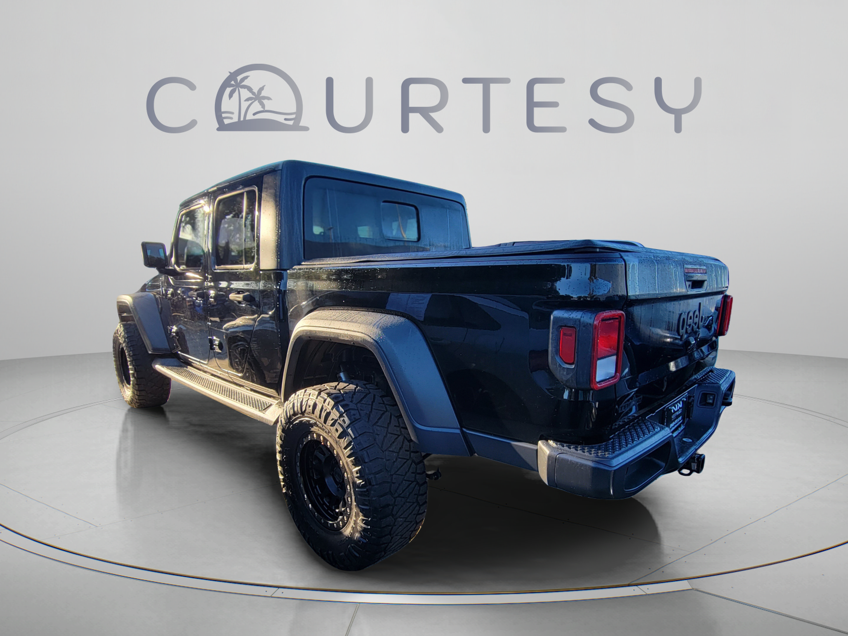 Used 2020 Jeep Gladiator Sport w/ Quick Order Package 24S AWD/4WD image 2