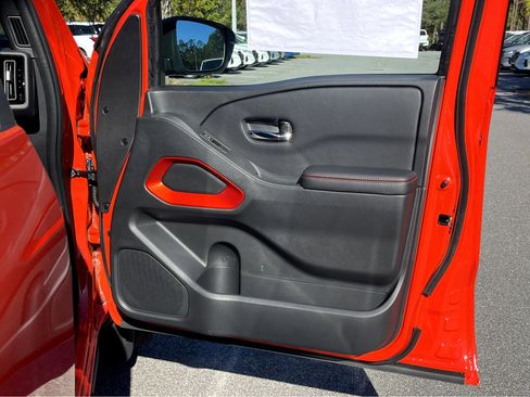 New 2025 Nissan Frontier PRO-4X w/ Tow Package image 3