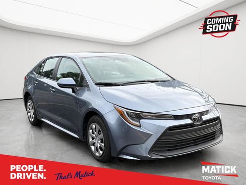 Used 2025 Toyota Corolla LE FWD image 1