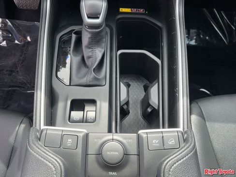 Certified 2025 Toyota Grand Highlander AWD Hybrid image 31