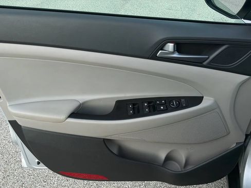 Used 2017 Hyundai Tucson Sport FWD image 13