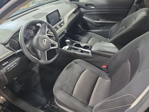 Used 2024 Nissan Altima 2.5 SV FWD image 15