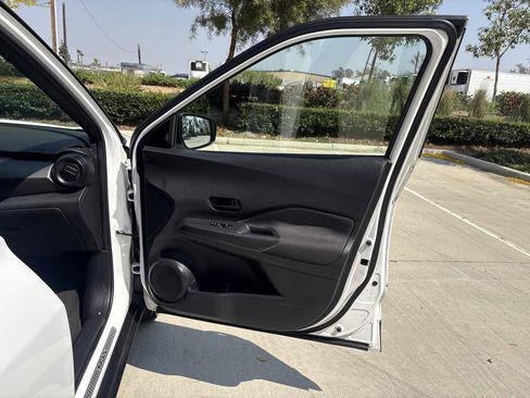 Used 2020 Nissan Kicks S FWD image 15