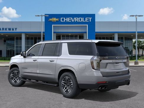 New 2026 Chevrolet Suburban Z71 w/ Comfort Package AWD/4WD image 3
