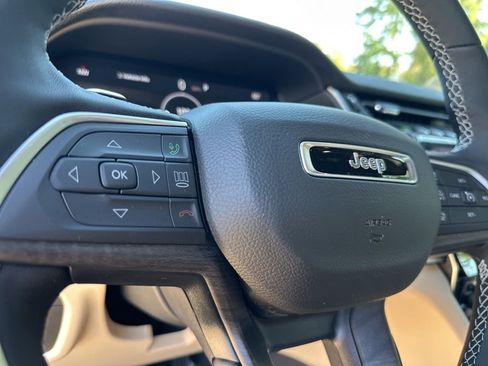 New 2025 Jeep Grand Cherokee Limited image 30