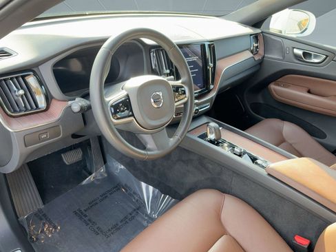 Certified 2023 Volvo XC60 B5 Plus w/ Protection Package Premier image 4