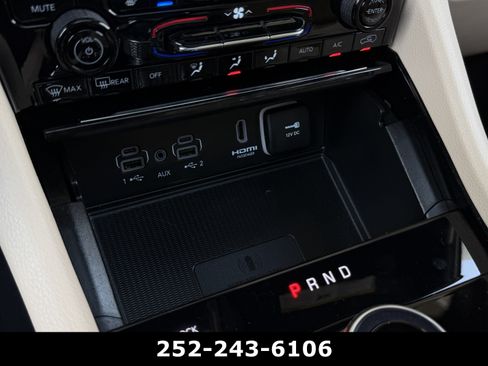 Used 2022 Jeep Grand Cherokee Limited 4xe w/ Luxury Tech Group II AWD/4WD image 15