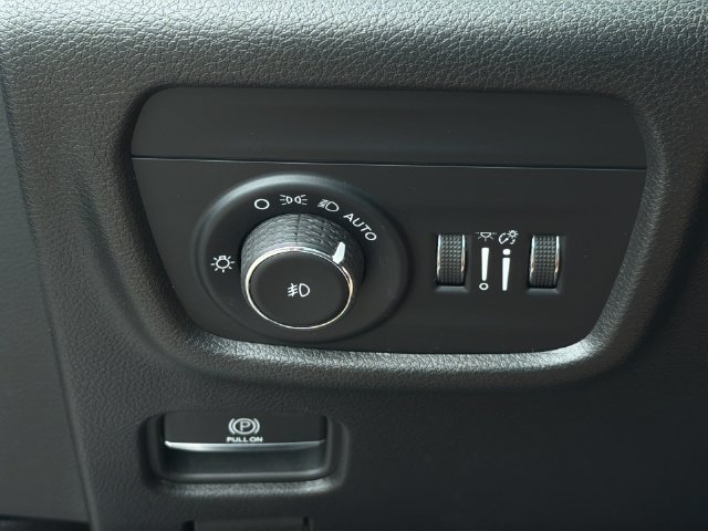 Used 2022 Jeep Grand Cherokee Limited AWD/4WD image 34
