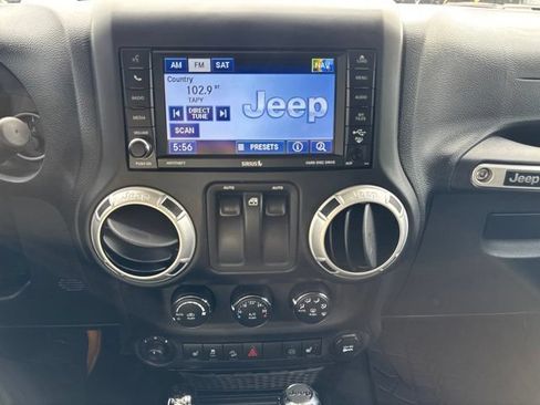 Used 2012 Jeep Wrangler Rubicon w/ Trailer Tow Group AWD/4WD image 18