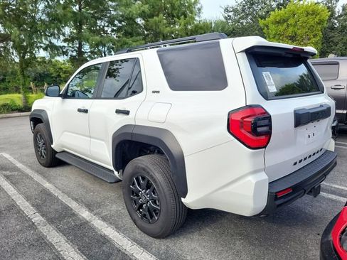 Used 2025 Toyota 4Runner SR5 AWD/4WD image 4
