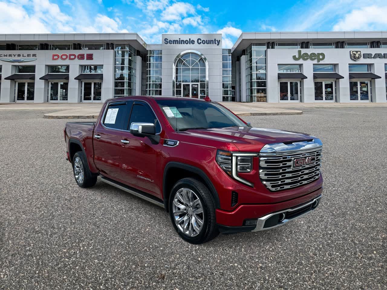 Used 2024 GMC Sierra 1500 Denali AWD/4WD image 2