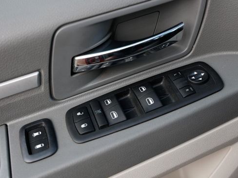 Used 2008 Dodge Grand Caravan SXT image 38