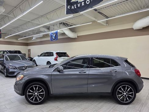 Used 2017 Mercedes-Benz GLA 250 w/ Premium Package image 9