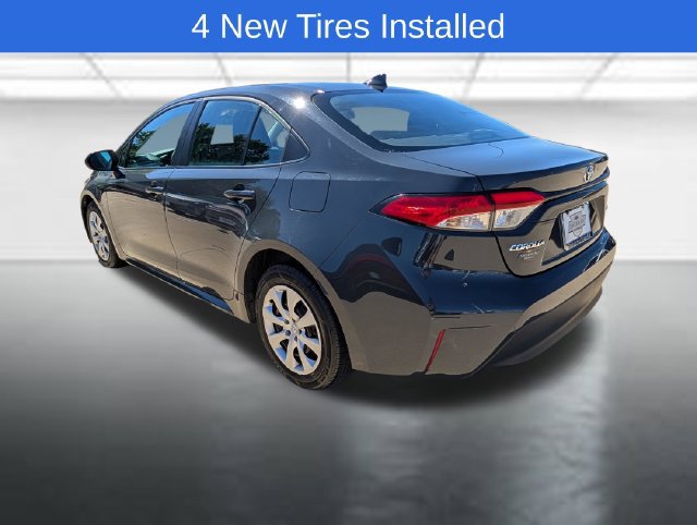 Used 2025 Toyota Corolla LE FWD image 2