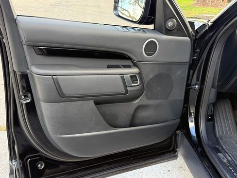 Used 2021 Land Rover Discovery S image 23