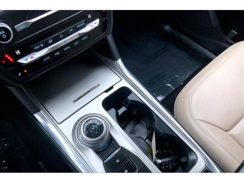 Used 2020 Ford Explorer XLT w/ Equipment Group 202A image 19