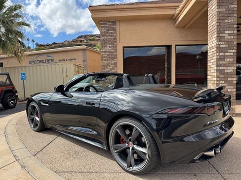 Used 2018 Jaguar F-TYPE R image 25