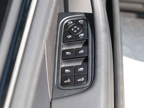 Used 2025 Porsche Panamera 4 image 26