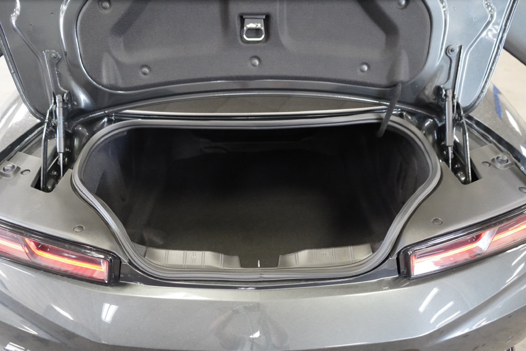 Used 2018 Chevrolet Camaro ZL1 RWD image 25