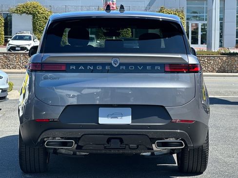 New 2025 Land Rover Range Rover Sport SE image 4