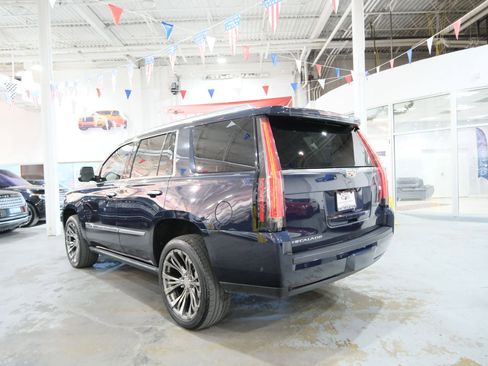 Used 2017 Cadillac Escalade Platinum image 8