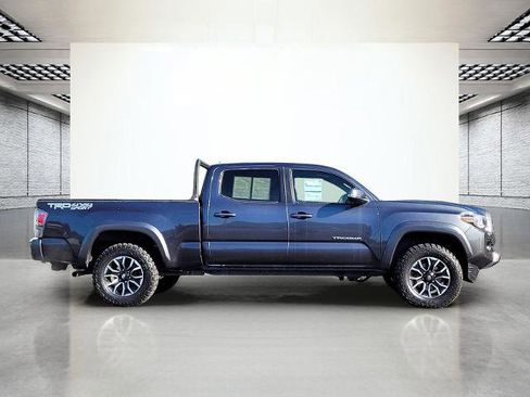 Used 2022 Toyota Tacoma TRD Sport AWD/4WD image 5