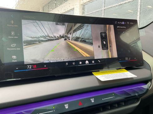 Certified 2025 BMW X3 xDrive30i w/ Premium Package image 19