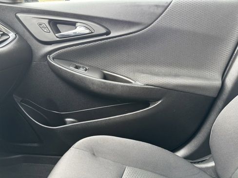 Used 2017 Chevrolet Malibu Hybrid image 21