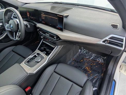 Used 2025 BMW 330i Sedan w/ M Sport Package RWD image 20