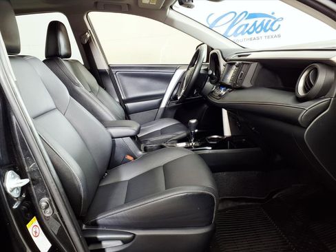 Used 2018 Toyota RAV4 Limited image 11