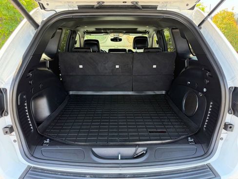 Used 2022 Jeep Grand Cherokee Laredo X AWD/4WD image 10