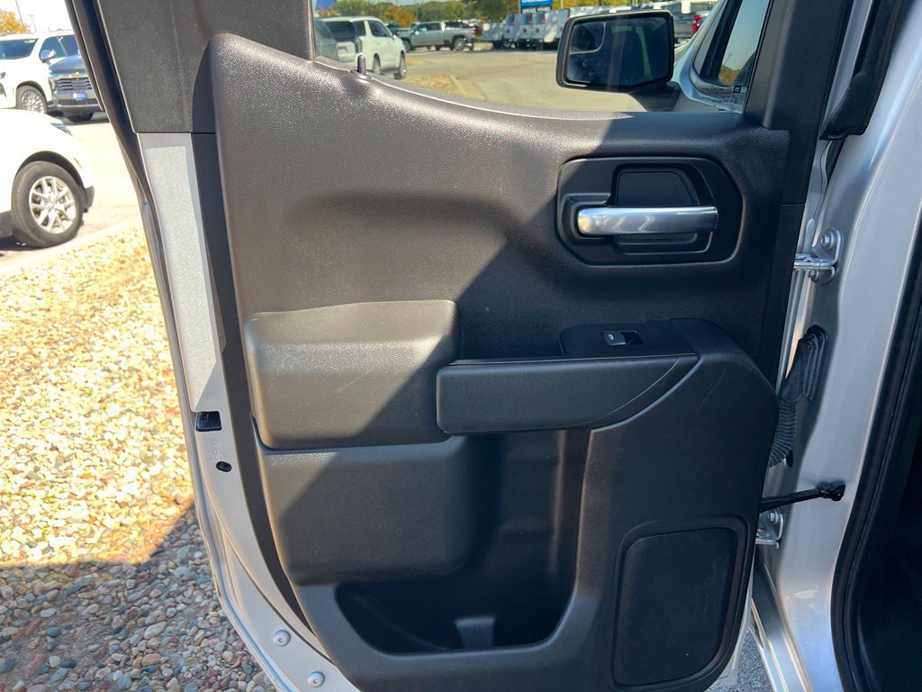 Used 2020 Chevrolet Silverado 1500 Custom w/ Custom Value Package AWD/4WD image 19