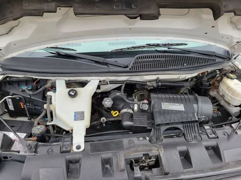 Used 2016 Chevrolet Express 3500 RWD image 16