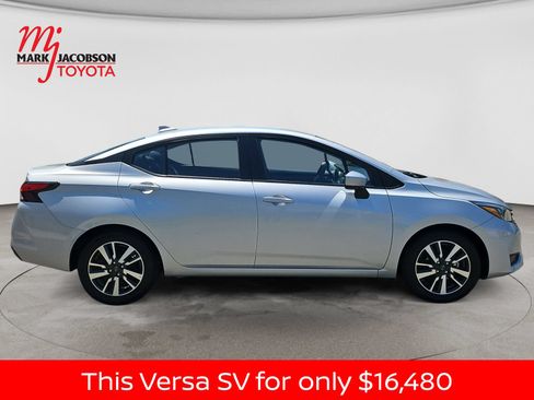 Used 2025 Nissan Versa SV FWD image 7