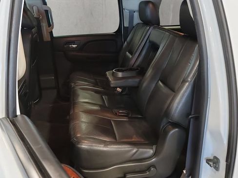 Used 2014 GMC Yukon XL SLT AWD/4WD image 17