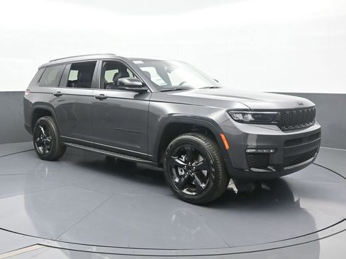 Used 2025 Jeep Grand Cherokee L Limited w/ Black Appearance Package image 8