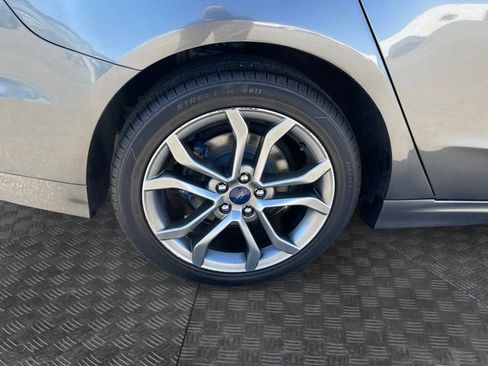 Used 2017 Ford Fusion SE w/ Equipment Group 201A image 34