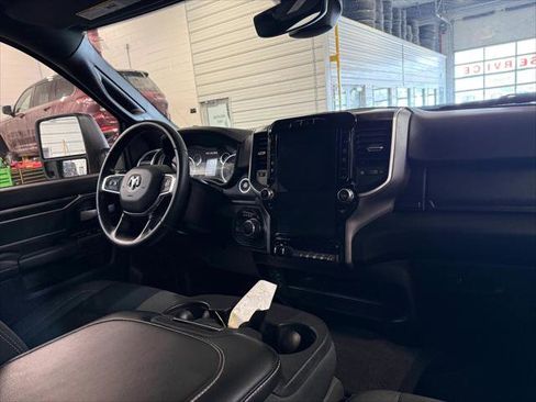 Certified 2024 RAM 2500 Big Horn w/ Sport Appearance Package AWD/4WD image 17