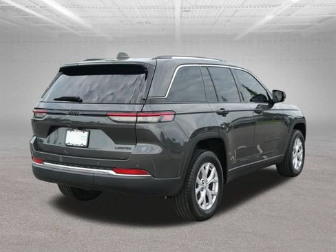 Used 2022 Jeep Grand Cherokee Limited AWD/4WD image 9