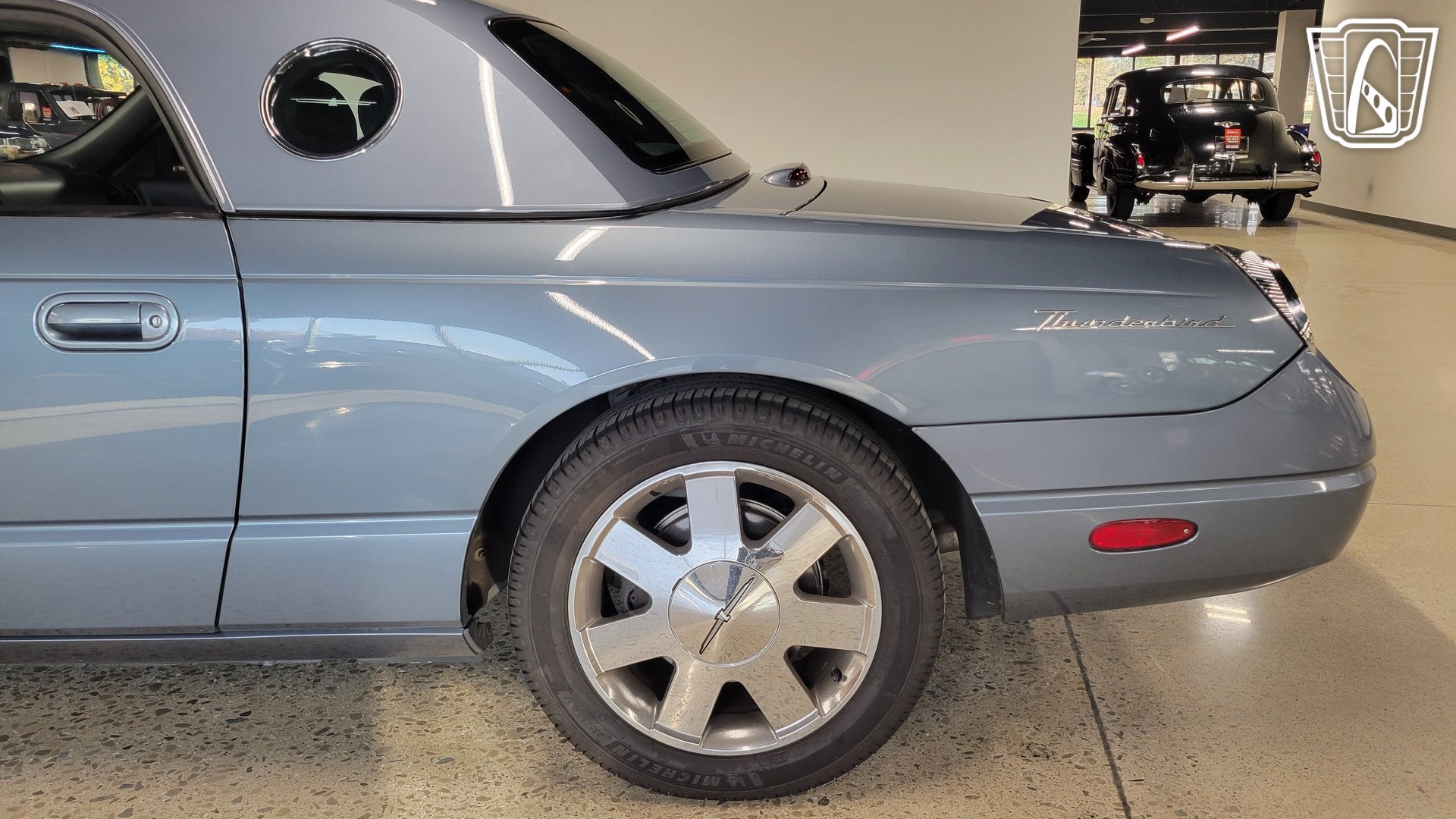 Used 2005 Ford Thunderbird RWD image 25