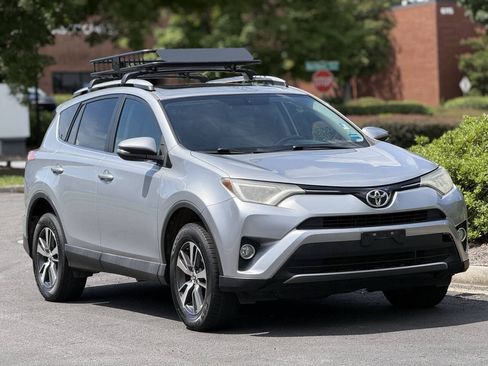 Used 2016 Toyota RAV4 XLE AWD/4WD image 2