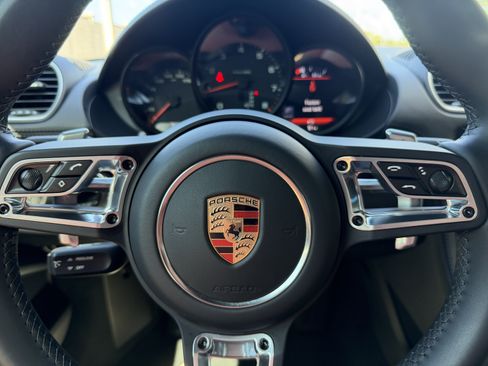 Certified 2025 Porsche 718 Boxster RWD image 29