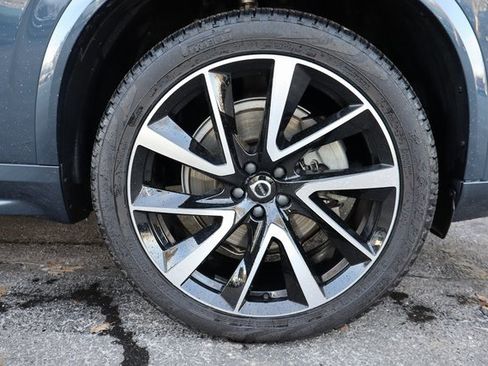 Used 2025 Volvo XC90 B6 Plus w/ Protection Package Premier image 12