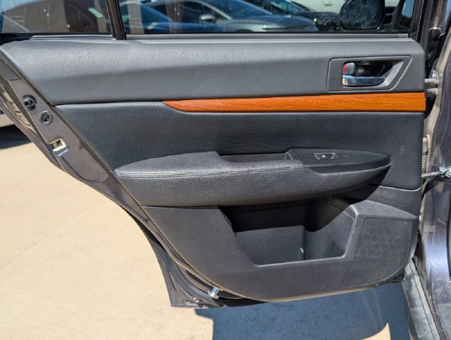 Used 2013 Subaru Outback 2.5i Limited w/ Moonroof Pkg AWD/4WD image 28