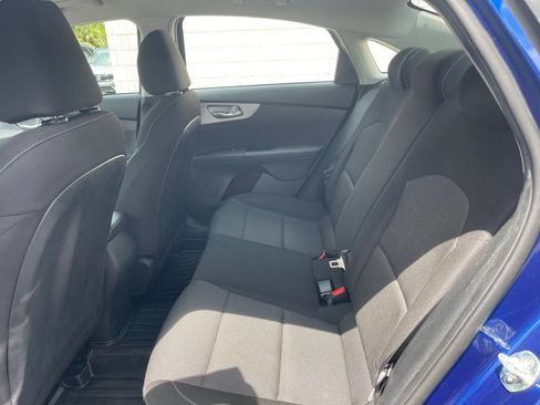 Used 2022 Kia Forte LXS w/ LXS Technology Package FWD image 12