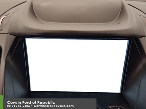 Used 2019 Ford Escape Titanium image 19