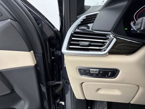 Used 2019 BMW X5 xDrive40i w/ Convenience Package AWD/4WD image 31