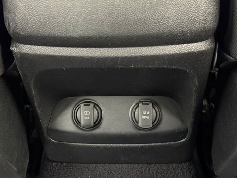 Used 2019 Kia Sorento LX w/ LX Convenience Package image 32