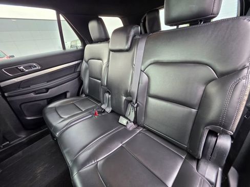 Certified 2019 Ford Explorer XLT w/ Equipment Group 202A AWD/4WD image 14